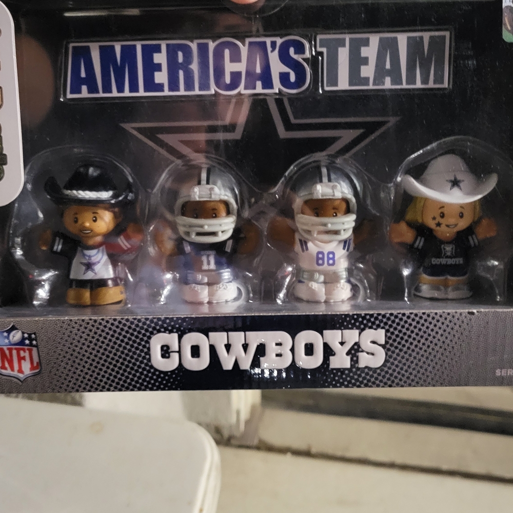 Cowboys Action Figures Set - Blue, White, Black